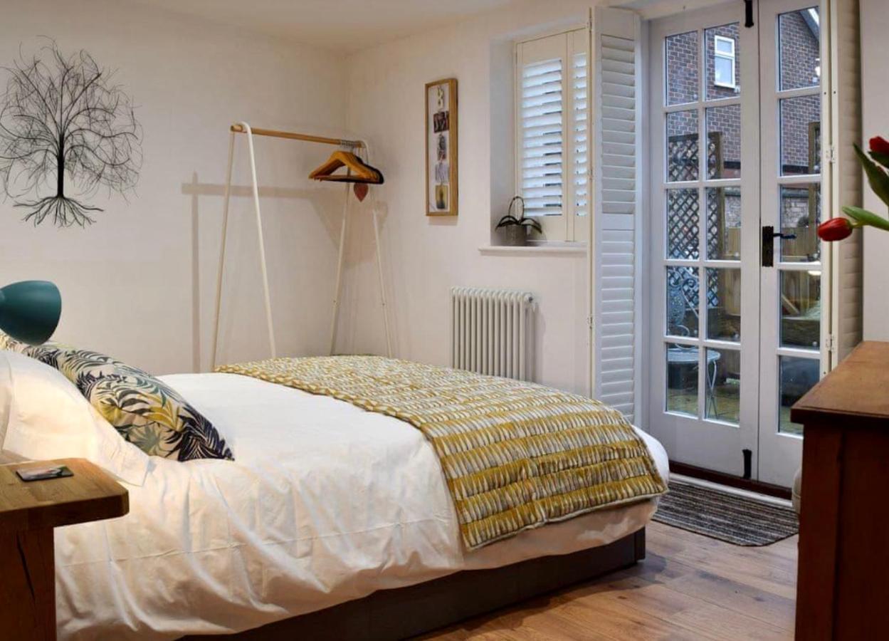 The Snug Entire Home Sleeps 2, Stratford Upon Avon Shottery Kültér fotó