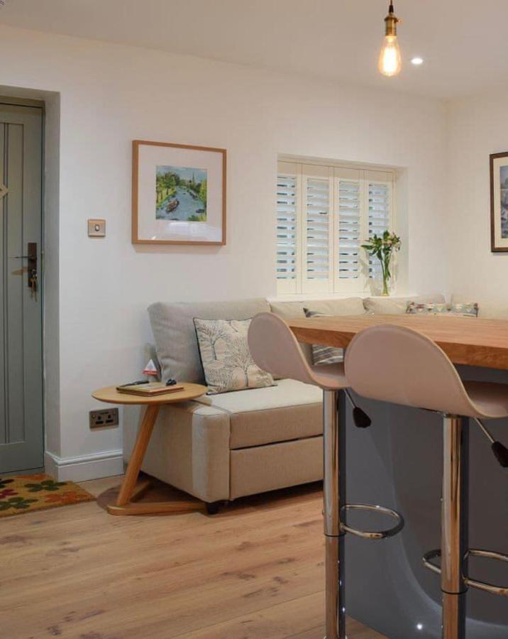 The Snug Entire Home Sleeps 2, Stratford Upon Avon Shottery Kültér fotó