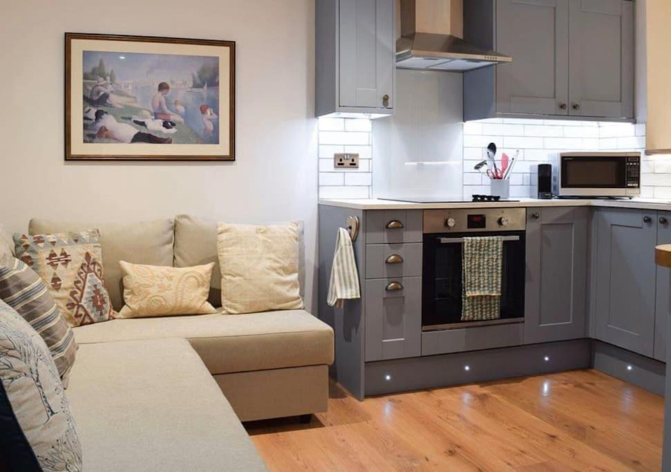 The Snug Entire Home Sleeps 2, Stratford Upon Avon Shottery Kültér fotó