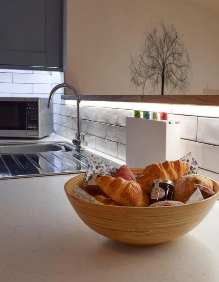 The Snug Entire Home Sleeps 2, Stratford Upon Avon Shottery Kültér fotó
